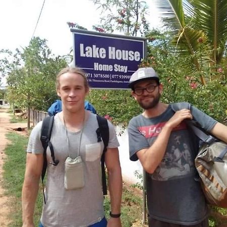 Lake House Homestay Anuradhapura Zewnętrze zdjęcie