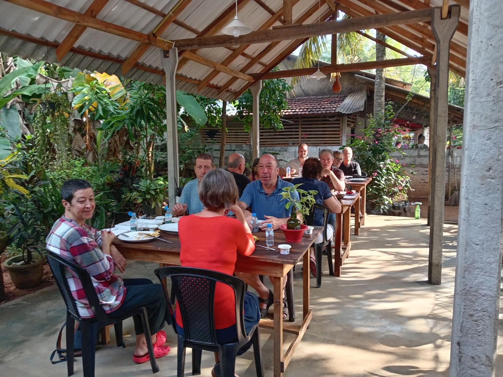 Lake House Homestay Anuradhapura Zewnętrze zdjęcie