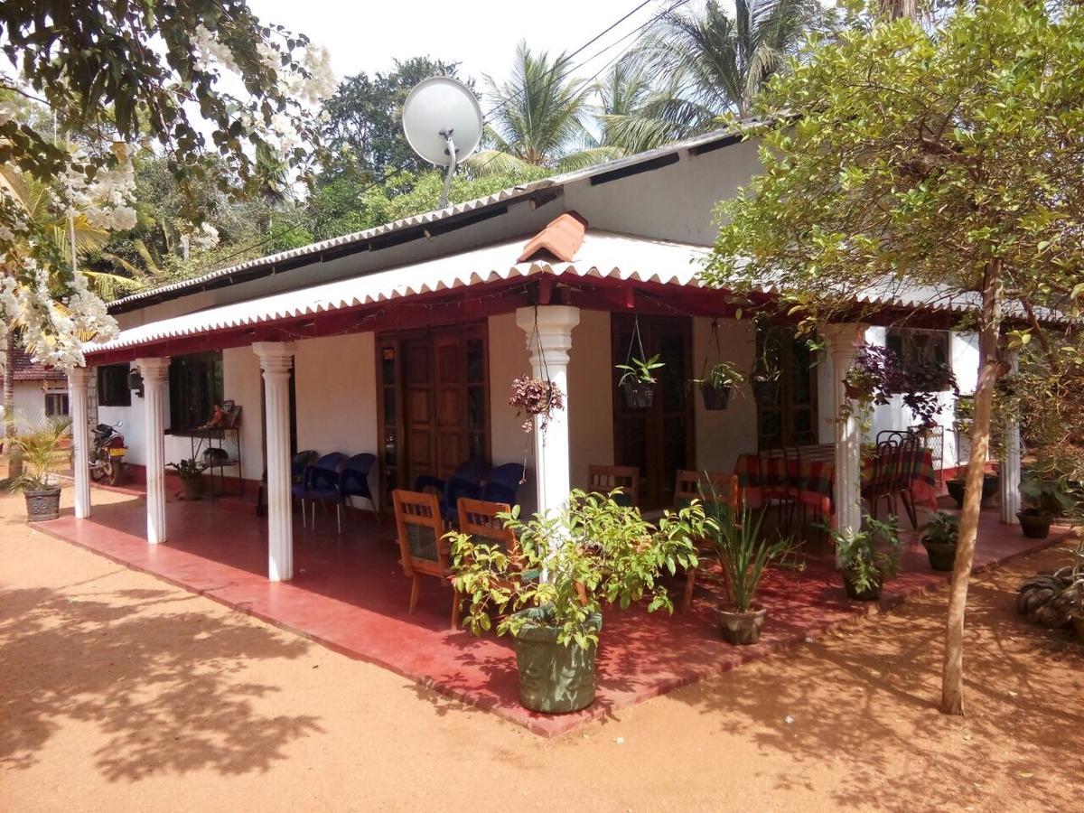 Lake House Homestay Anuradhapura Zewnętrze zdjęcie