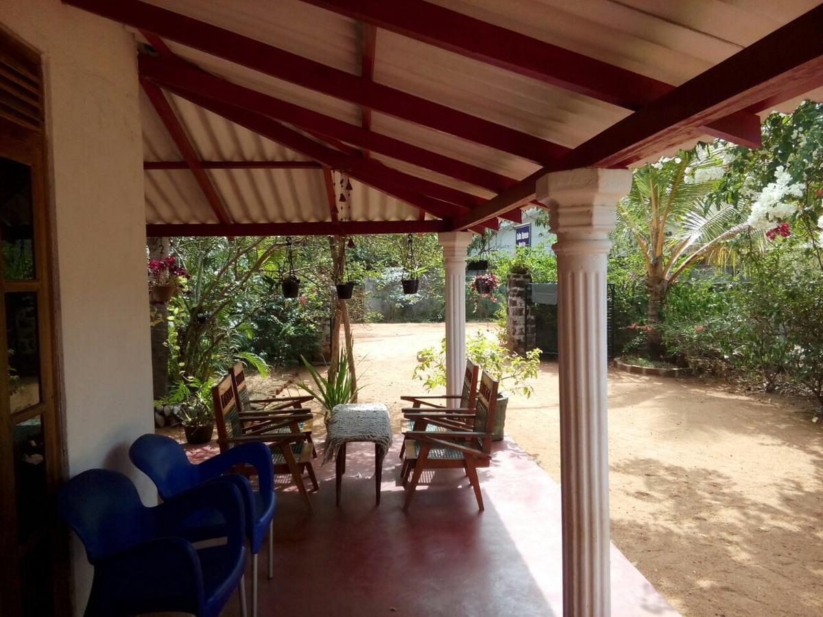 Lake House Homestay Anuradhapura Zewnętrze zdjęcie