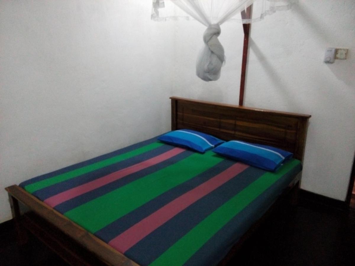 Lake House Homestay Anuradhapura Zewnętrze zdjęcie