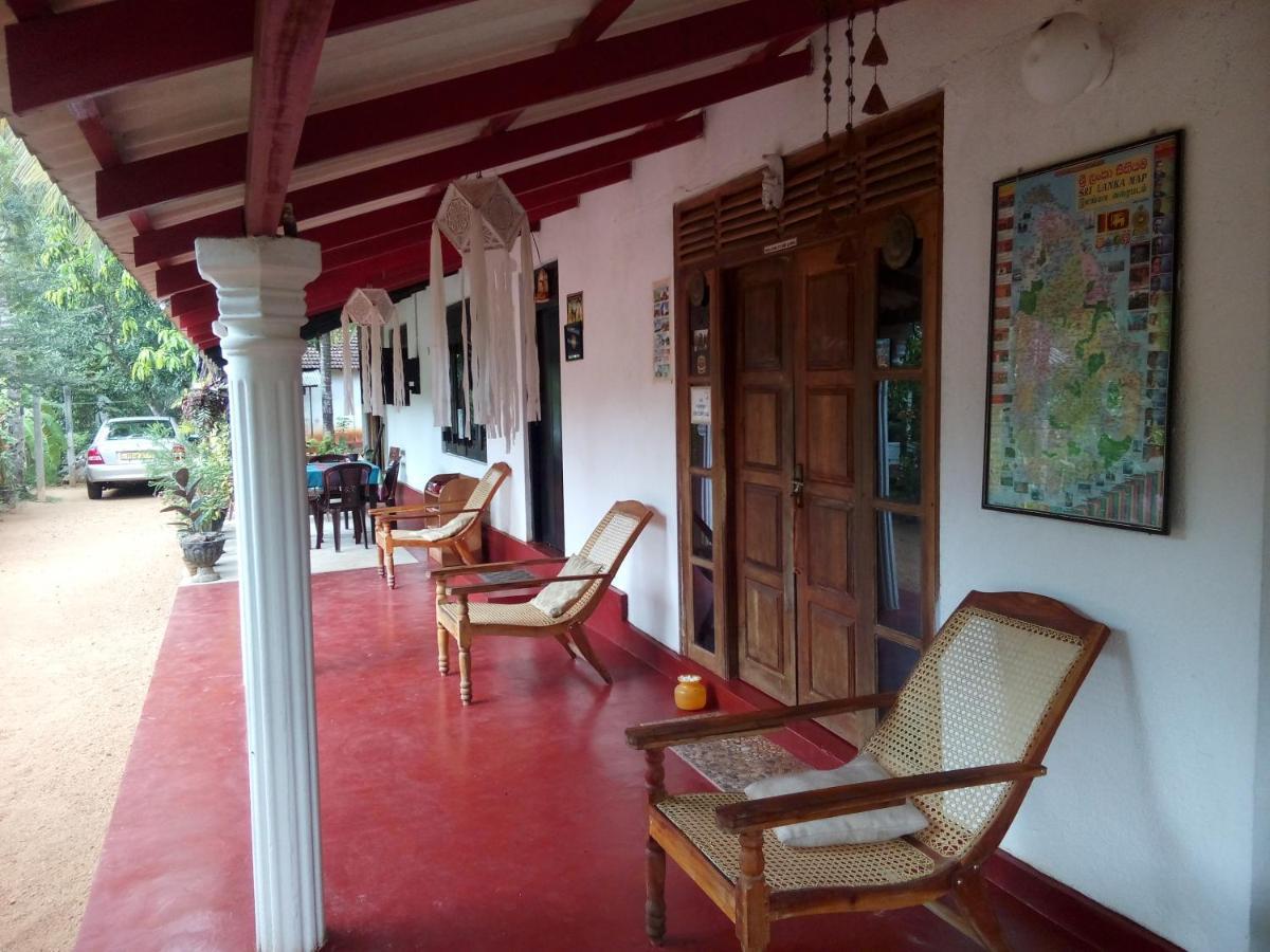 Lake House Homestay Anuradhapura Zewnętrze zdjęcie