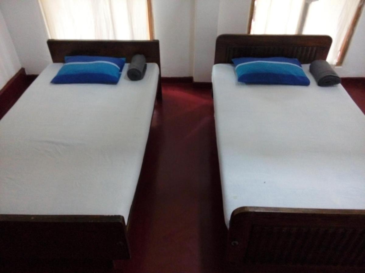 Lake House Homestay Anuradhapura Zewnętrze zdjęcie