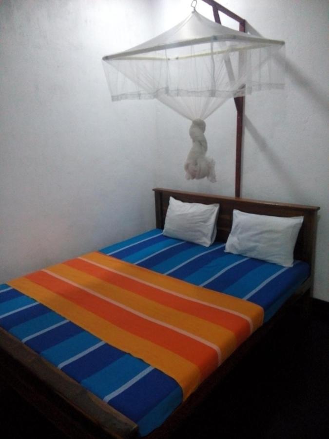 Lake House Homestay Anuradhapura Zewnętrze zdjęcie