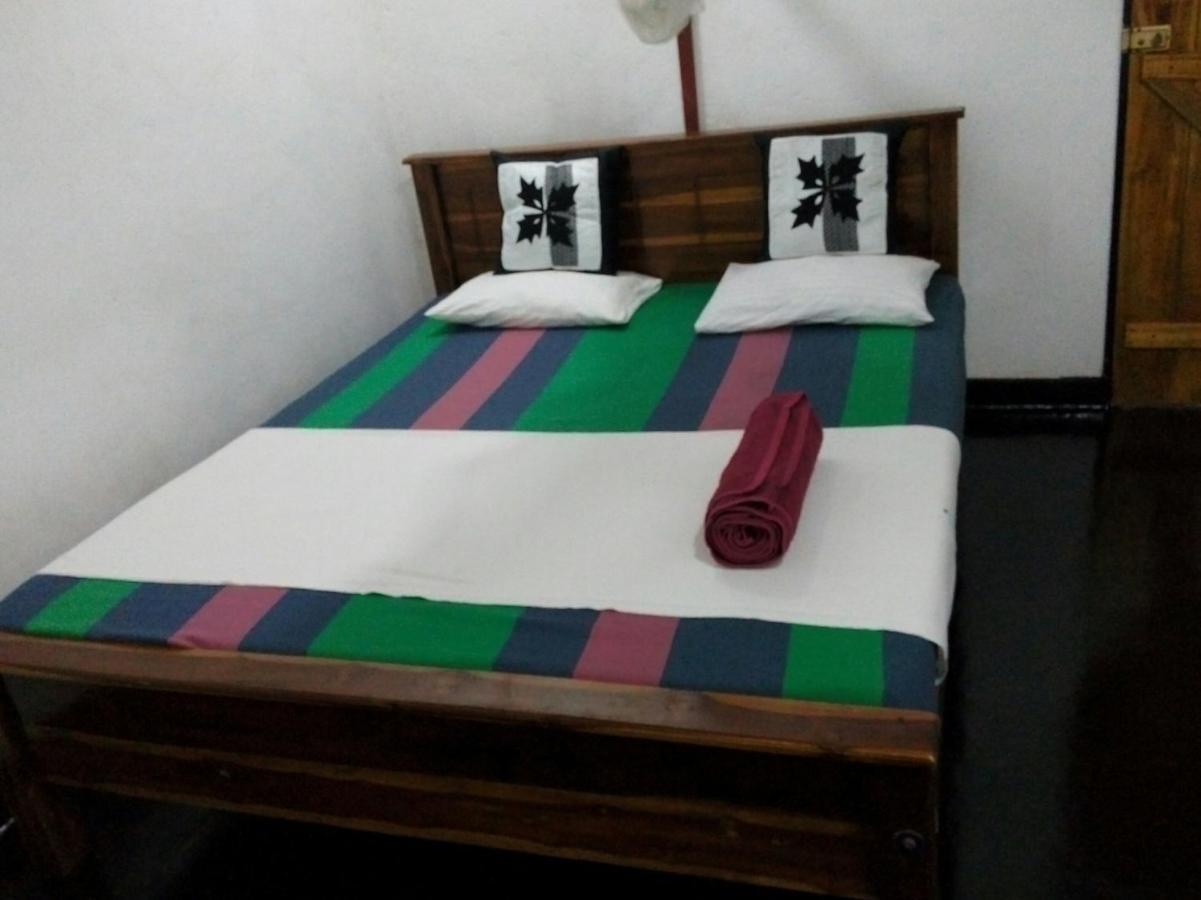 Lake House Homestay Anuradhapura Zewnętrze zdjęcie