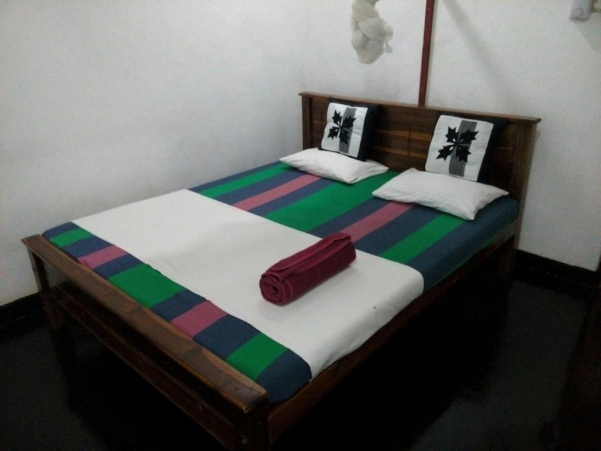 Lake House Homestay Anuradhapura Zewnętrze zdjęcie
