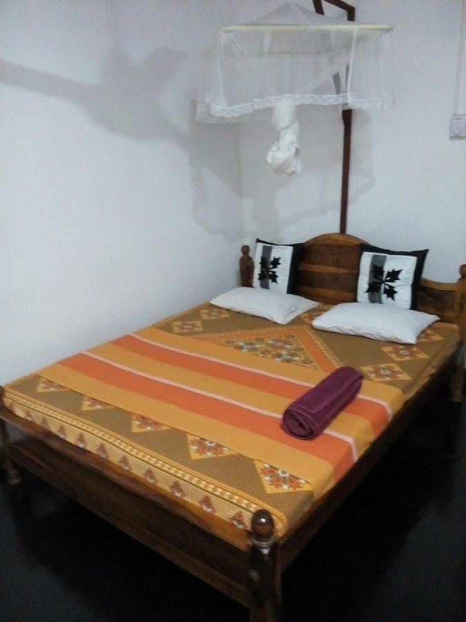 Lake House Homestay Anuradhapura Zewnętrze zdjęcie